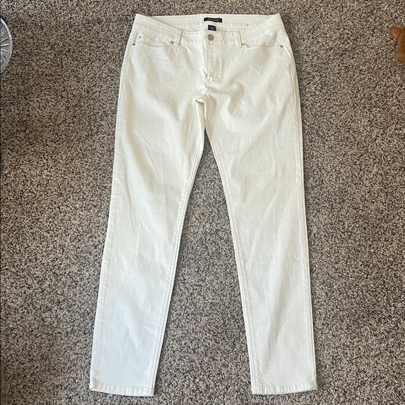 White House Black Market Soft Denim Skinny Leg Jeans. - Picture 2 of 9
